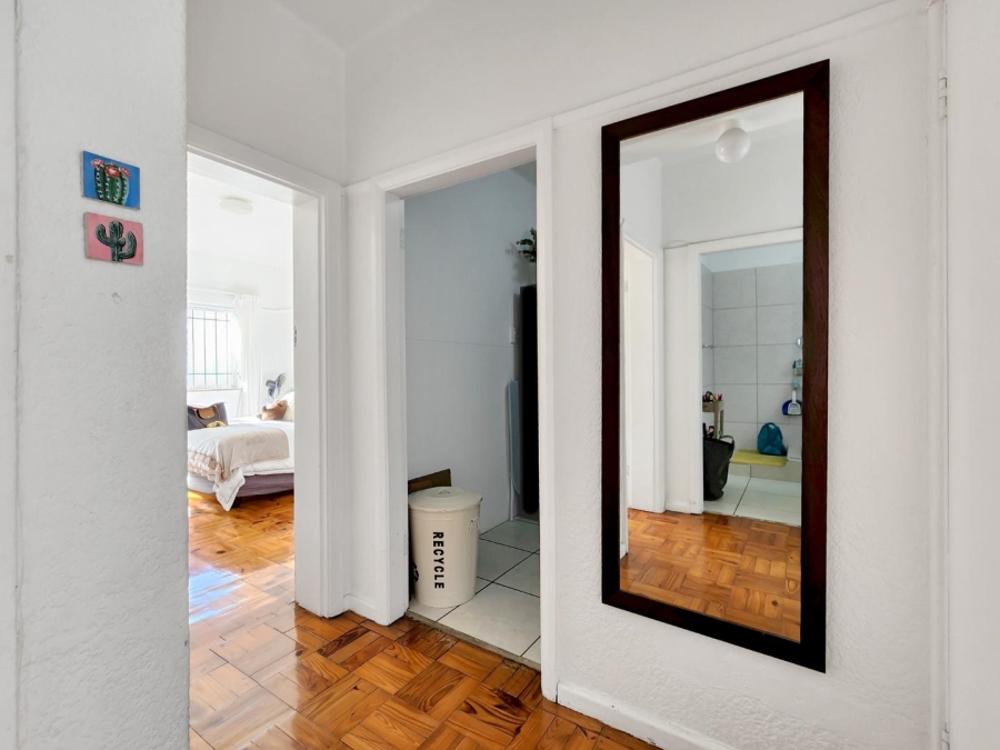 To Let 1 Bedroom Property for Rent in Vredehoek Western Cape